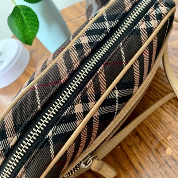 Burberry blue label sling bag🤎 - Picture 3 of 7
